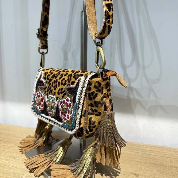 The Savannah Safari Fringe Bag - Picture 2 of 4